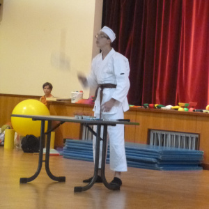 Ewan en cuisinier jongleur