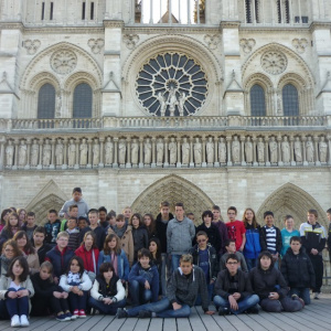 L arrivée à Paris devant Notre Dame